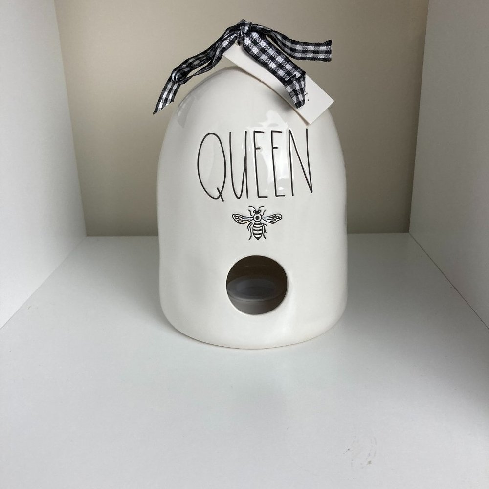 RAE DUNN - Queen Bee Hive Birdhouse - BRAND NEW